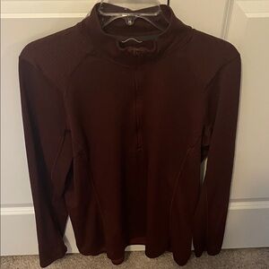 Women’s lightweight 3/4 zip pullover